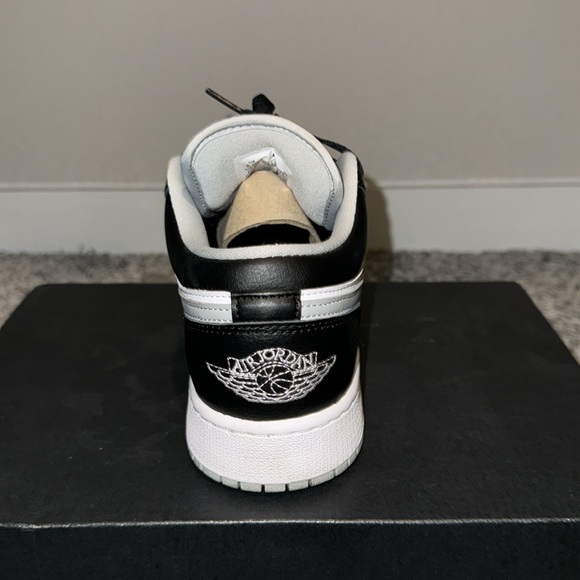 Air Jordan 1 Low (GS) - Picture 5 of 5